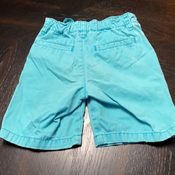 Boys shortsleeved shirt and shorts size 6/7 - Picture 3 of 5